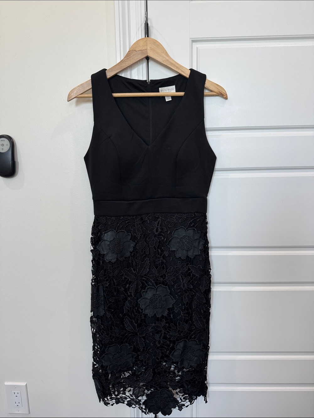 Bisou Bisou Michele Bohbot Little Black Lace Midi Dress V-neck Party, size 4
